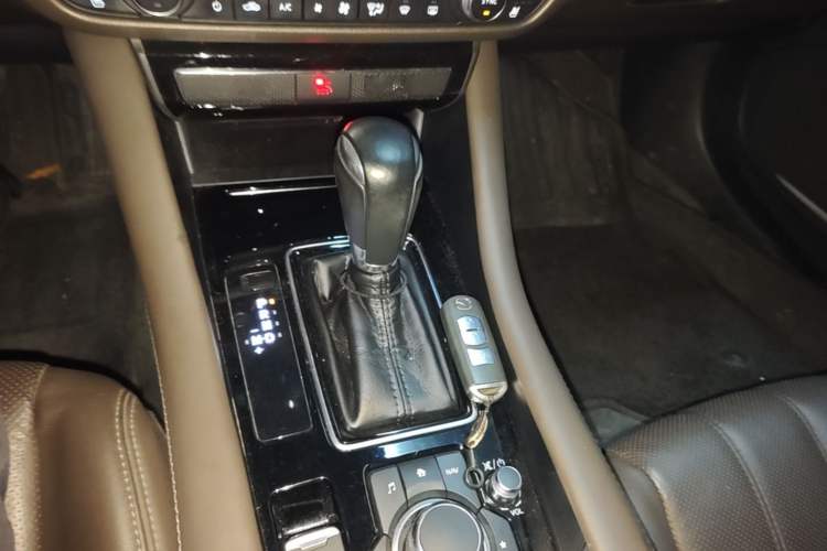 Used Mazda Atenza 2020 2.5L Sky Blue Prestige Edition Gear Lever