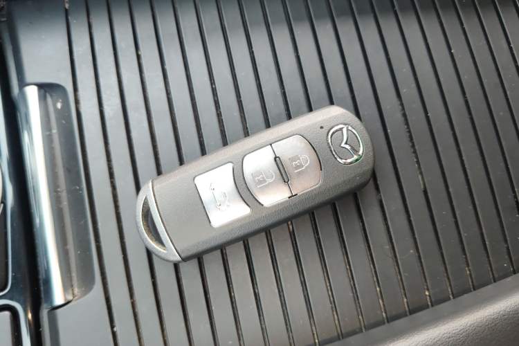 Used Mazda Atenza 2020 2.0L Blue Sky Luxury Edition Interior 1