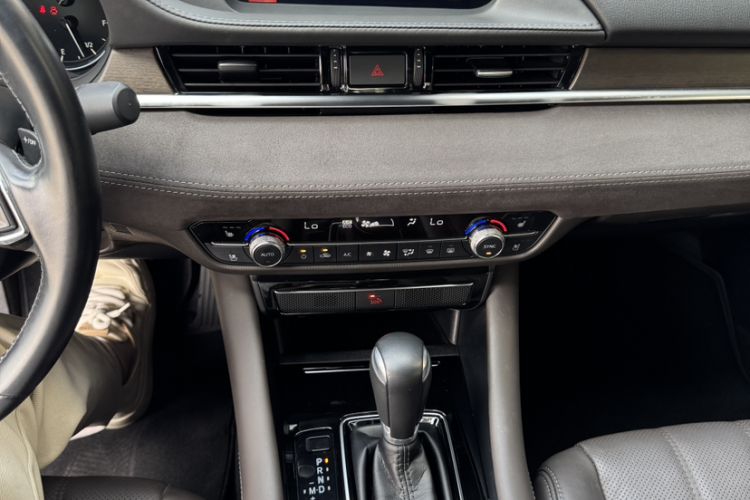Used Mazda Atenza 2020 2.5L Sky Blue Prestige Edition Interior 3