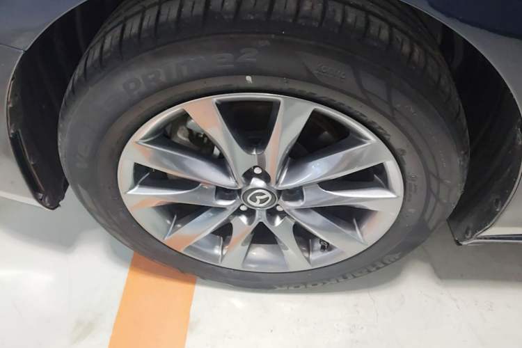 Used Mazda Atenza 2020 2.0L Blue Sky Luxury Edition Left Front Wheel Hub