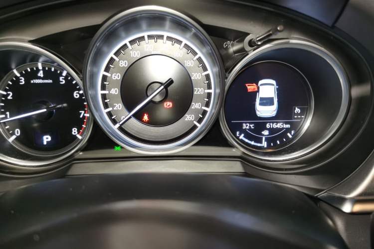 Used Mazda Atenza 2020 2.0L Blue Sky Luxury Edition Odometer Close Up