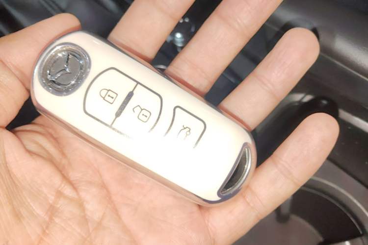 Used Mazda Atenza 2020 2.0L Blue Sky Luxury Edition Vehicle Key