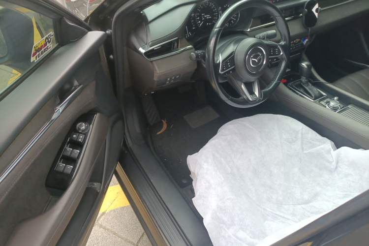 Used Mazda Atenza 2020 2.5L Skytop Deluxe Edition Driver Seat