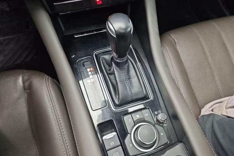 Used Mazda Atenza 2020 2.5L Sky Blue Prestige Edition Gear Lever