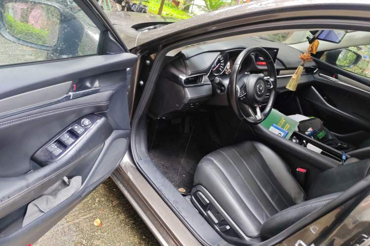 Used Mazda Atenza 2020 2.0L Blue Sky Luxury Edition Interior 3