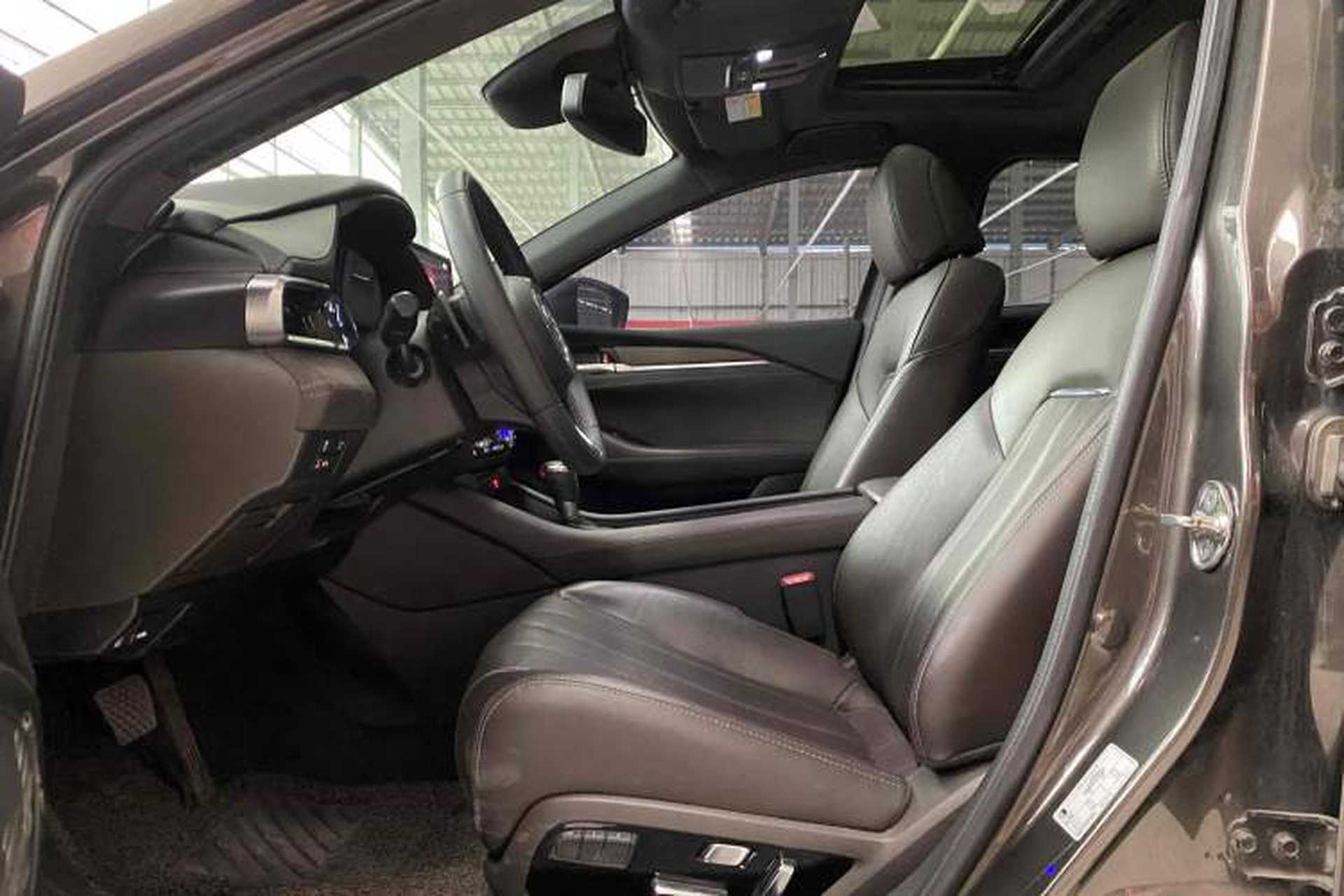 Used Mazda Atenza 2020 2.5L Sky Blue Prestige Edition Interior 4