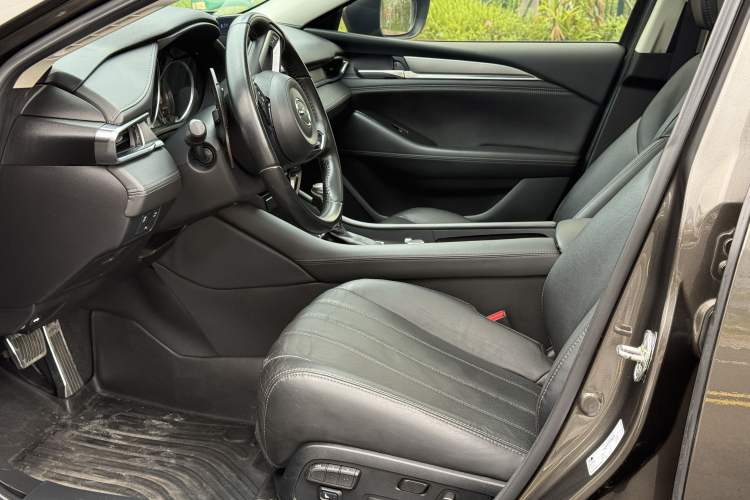 Used Mazda Atenza 2020 2.5L Skyline Sport Edition Interior 4