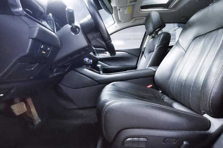 Used Mazda Atenza 2020 2.0L Blue Sky Luxury Edition Interior 6