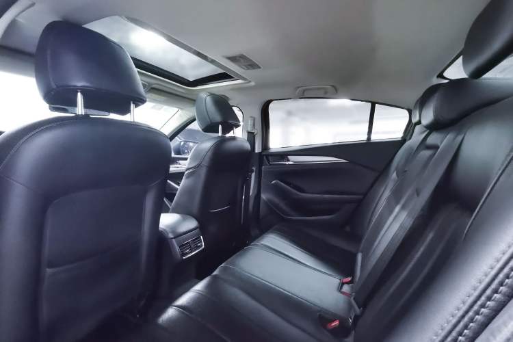 Used Mazda Atenza 2020 2.0L Blue Sky Luxury Edition Interior 7