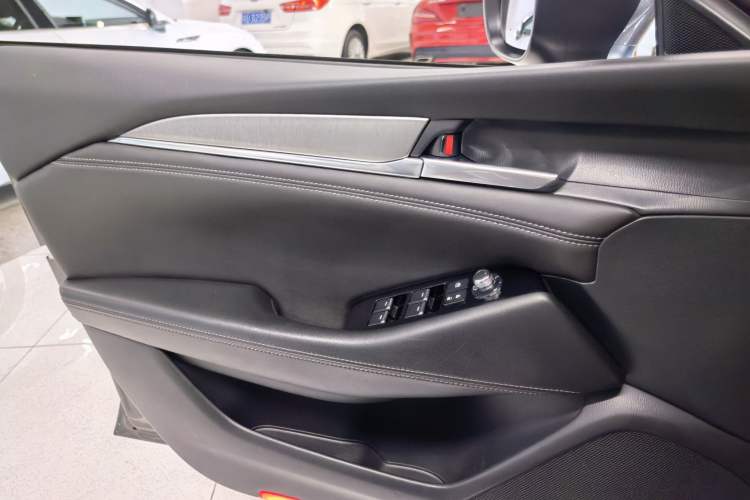 Used Mazda Atenza 2020 2.5L Skyline Sport Edition Interior 8