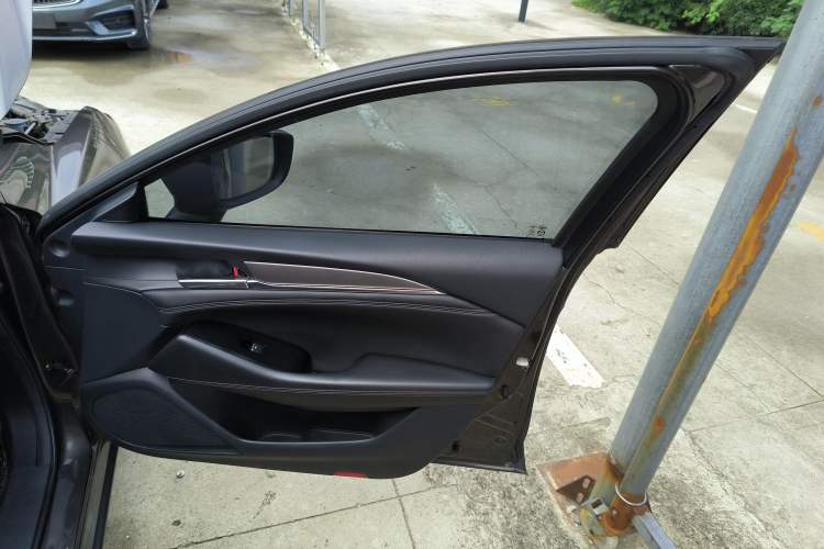 Used Mazda Atenza 2020 2.5L Skyline Sport Edition Right Front Door Interior