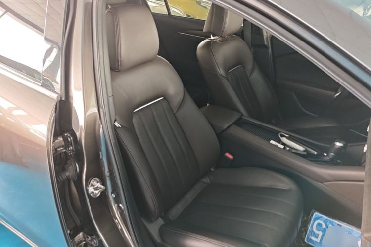 Used Mazda Atenza 2020 2.5L Sky Blue Prestige Edition Right Front Seat