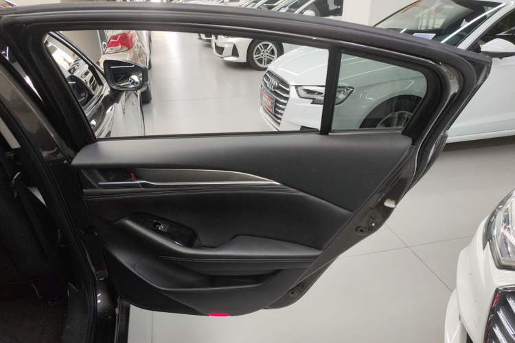 Used Mazda Atenza 2020 2.5L Skyline Sport Edition Right Rear Door Interior