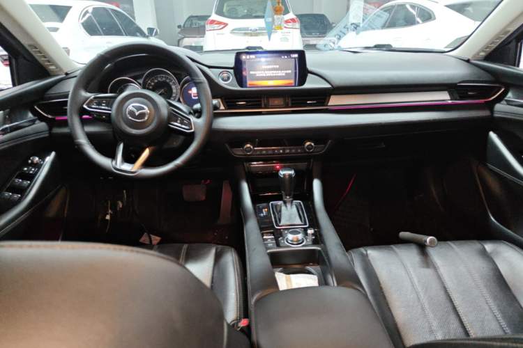 Used Mazda Atenza 2020 2.0L Blue Sky Luxury Edition Center Console