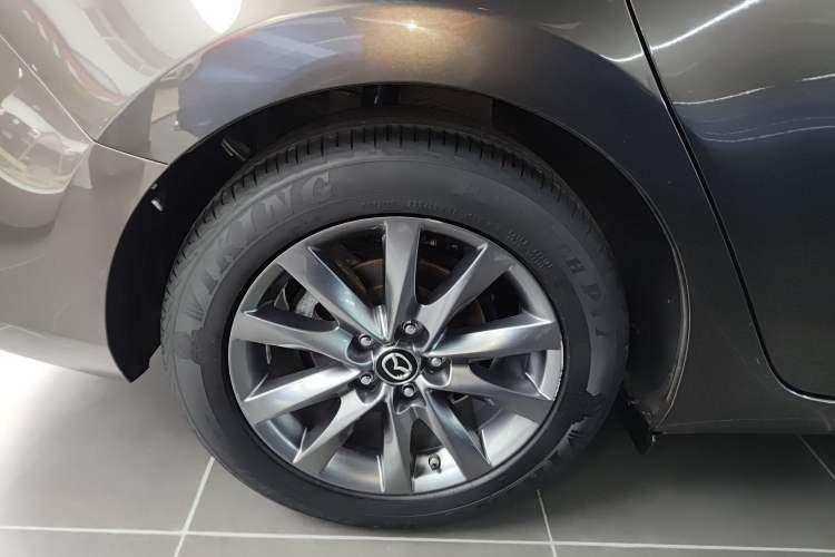 Used Mazda Atenza 2020 2.0L Blue Sky Luxury Edition Exterior 8
