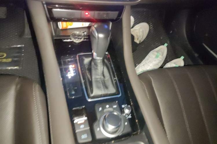 Used Mazda Atenza 2020 2.5L Sky Blue Prestige Edition Gear Lever
