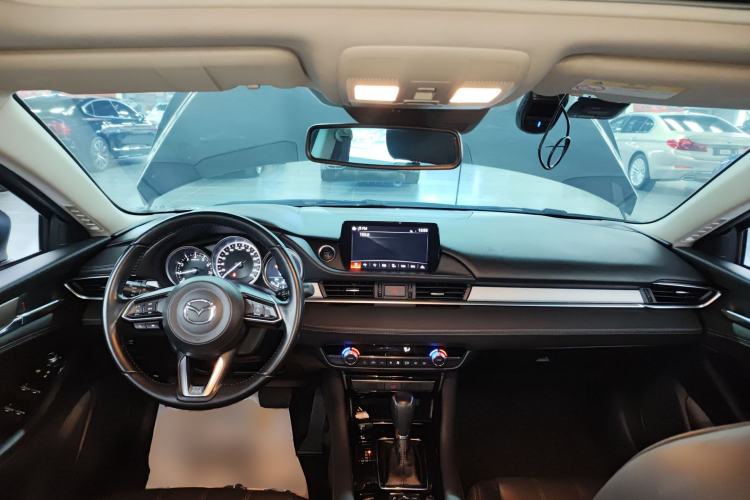 Used Mazda Atenza 2020 2.0L Blue Sky Luxury Edition Interior 2