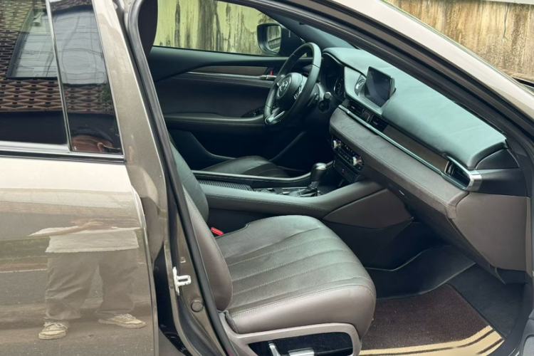 Used Mazda Atenza 2020 2.5L Sky Blue Prestige Edition Interior 4