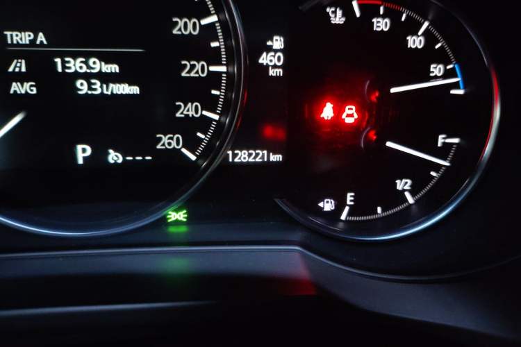 Used Mazda Atenza 2020 2.5L Sky Blue Prestige Edition Odometer Close Up