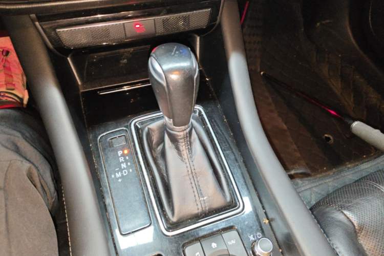 Used Mazda Atenza 2020 2.0L Blue Sky Luxury Edition Gear Lever