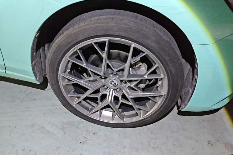 Used Mazda Atenza 2020 2.5L Sky Blue Prestige Edition Right Front Wheel Hub