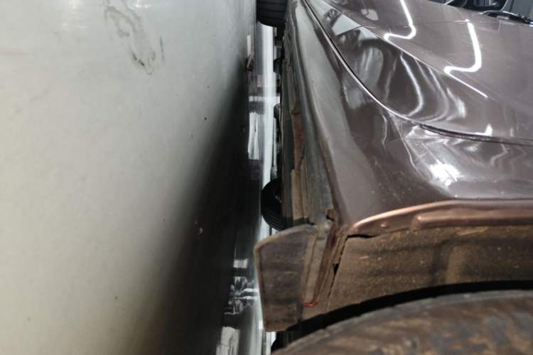 Used Mazda Atenza 2020 2.0L Blue Sky Luxury Edition Left Side Sill