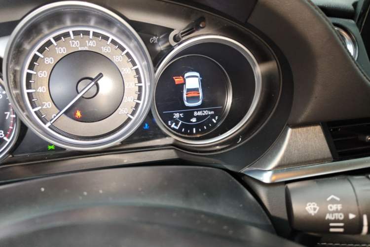 Used Mazda Atenza 2020 2.0L Blue Sky Luxury Edition Odometer Close Up