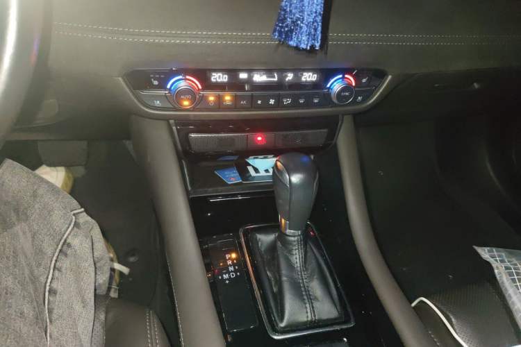 Used Mazda Atenza 2020 2.5L Sky Blue Prestige Edition Audio And AC Panel