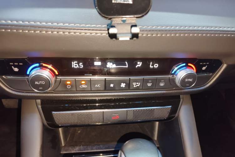 Used Mazda Atenza 2020 2.5L Skyline Sport Edition Audio And AC Panel