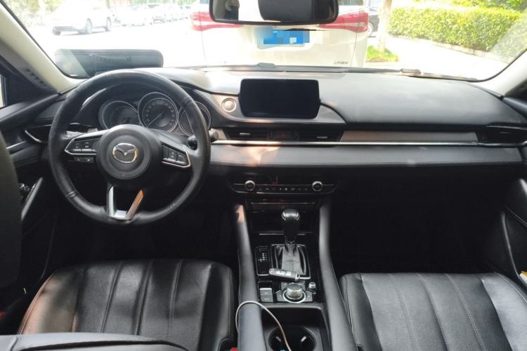 Used Mazda Atenza 2020 2.0L Blue Sky Luxury Edition Center Console