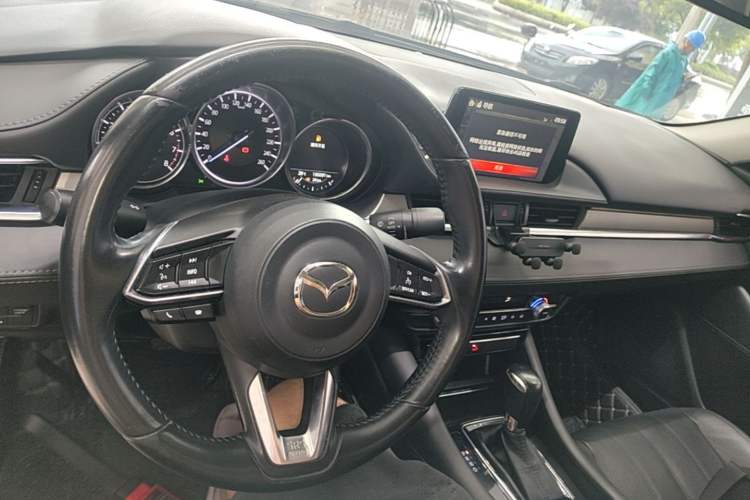 Used Mazda Atenza 2020 2.0L Blue Sky Luxury Edition Center Console