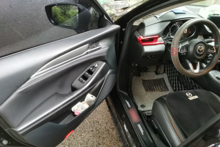 Used Mazda Atenza 2020 2.0L Blue Sky Luxury Edition Driver Seat