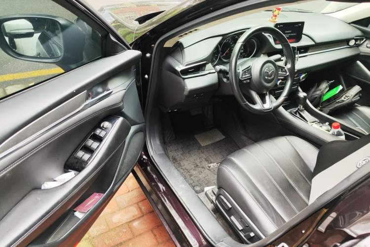 Used Mazda Atenza 2020 2.0L Blue Sky Luxury Edition Driver Seat