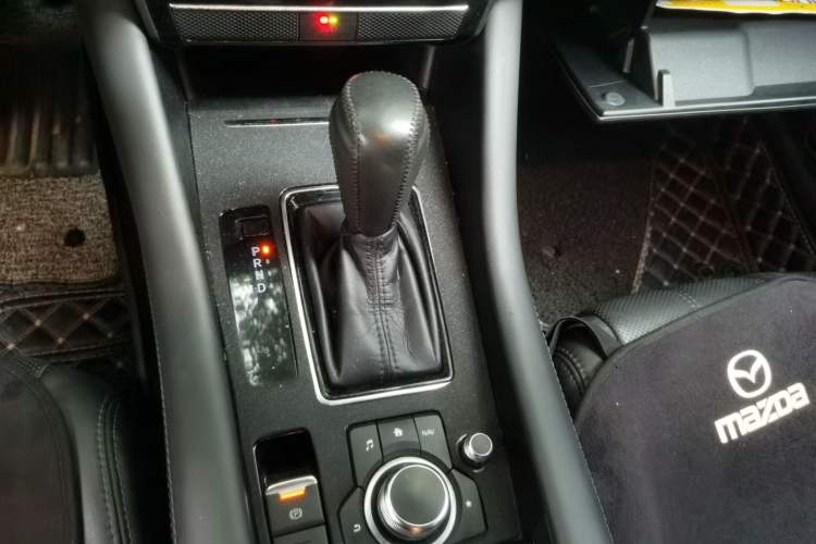 Used Mazda Atenza 2020 2.0L Blue Sky Luxury Edition Gear Lever