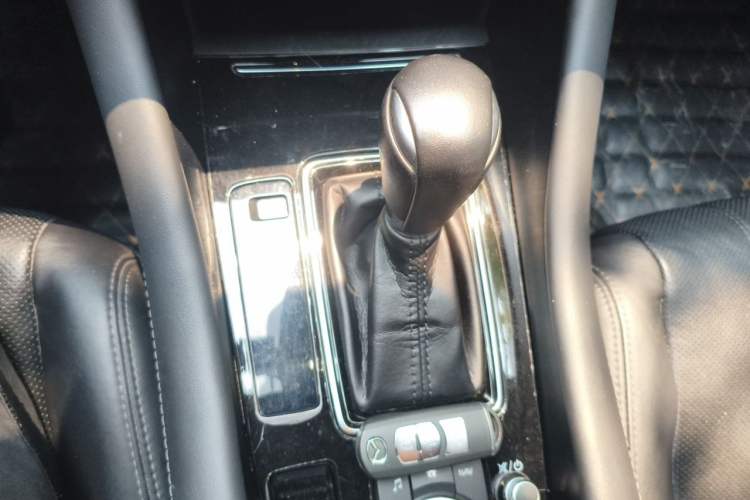 Used Mazda Atenza 2020 2.0L Blue Sky Luxury Edition Gear Lever