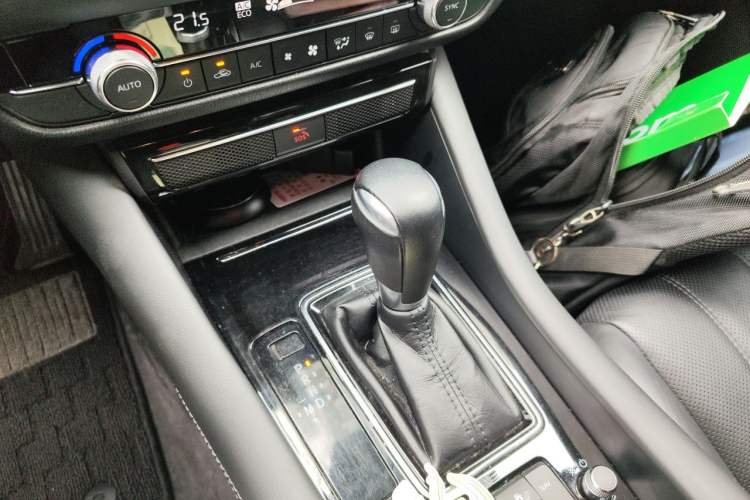 Used Mazda Atenza 2020 2.0L Blue Sky Luxury Edition Gear Lever