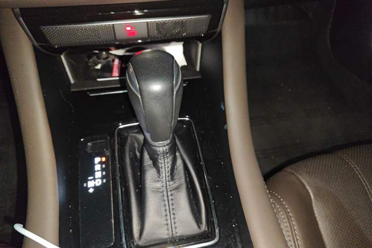 Used Mazda Atenza 2020 2.5L Sky Blue Prestige Edition Gear Lever