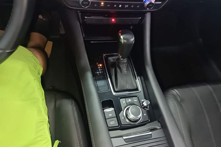 Used Mazda Atenza 2020 2.5L Skyline Sport Edition Gear Lever