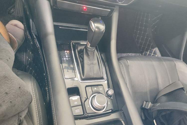 Used Mazda Atenza 2020 2.0L Blue Sky Luxury Edition Gear Lever