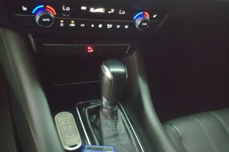 Used Mazda Atenza 2020 2.5L Skyline Sport Edition Gear Lever