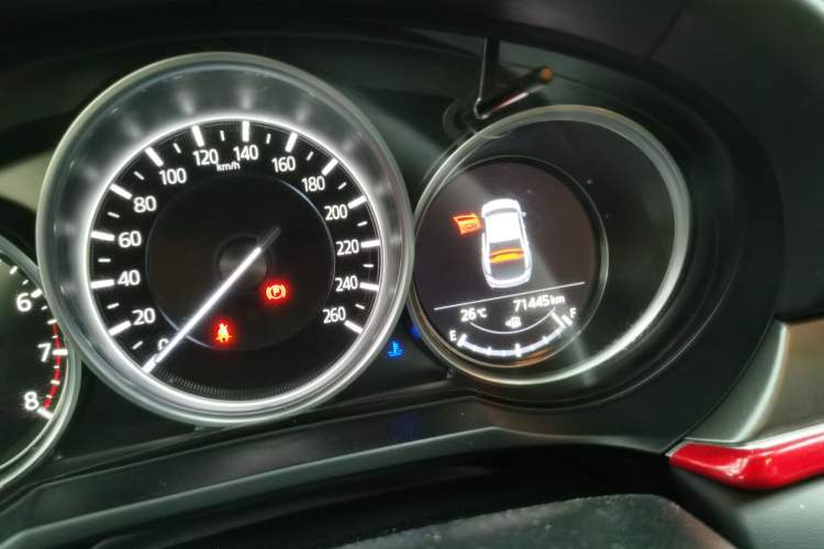 Used Mazda Atenza 2020 2.0L Blue Sky Luxury Edition Odometer Close Up