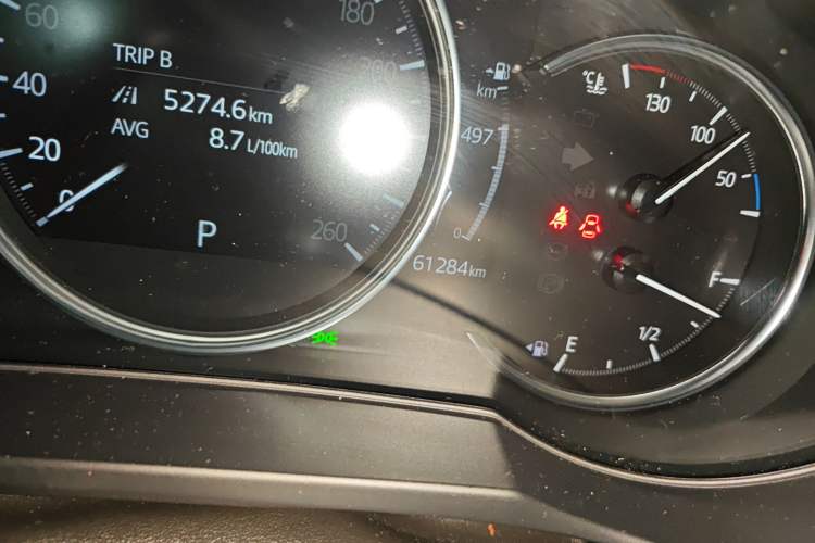 Used Mazda Atenza 2020 2.5L Sky Blue Prestige Edition Odometer Close Up
