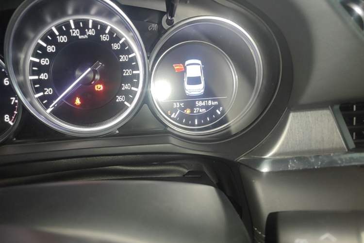 Used Mazda Atenza 2020 2.0L Blue Sky Luxury Edition Odometer Close Up