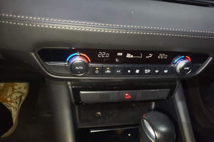 Used Mazda Atenza 2020 2.0L Blue Sky Luxury Edition Audio And AC Panel