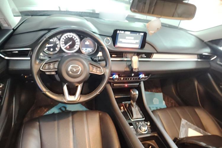 Used Mazda Atenza 2020 2.0L Blue Sky Luxury Edition Center Console