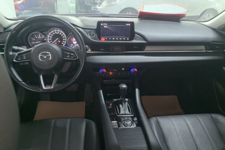 Used Mazda Atenza 2020 2.0L Blue Sky Luxury Edition Center Console