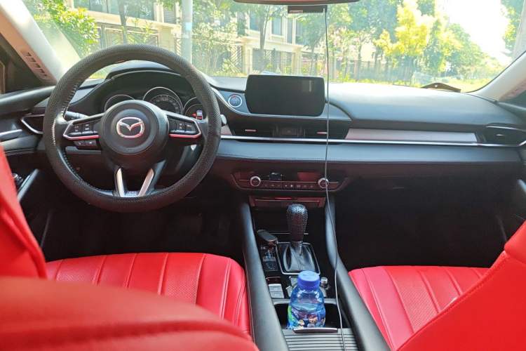 Used Mazda Atenza 2020 2.0L Blue Sky Luxury Edition Center Console