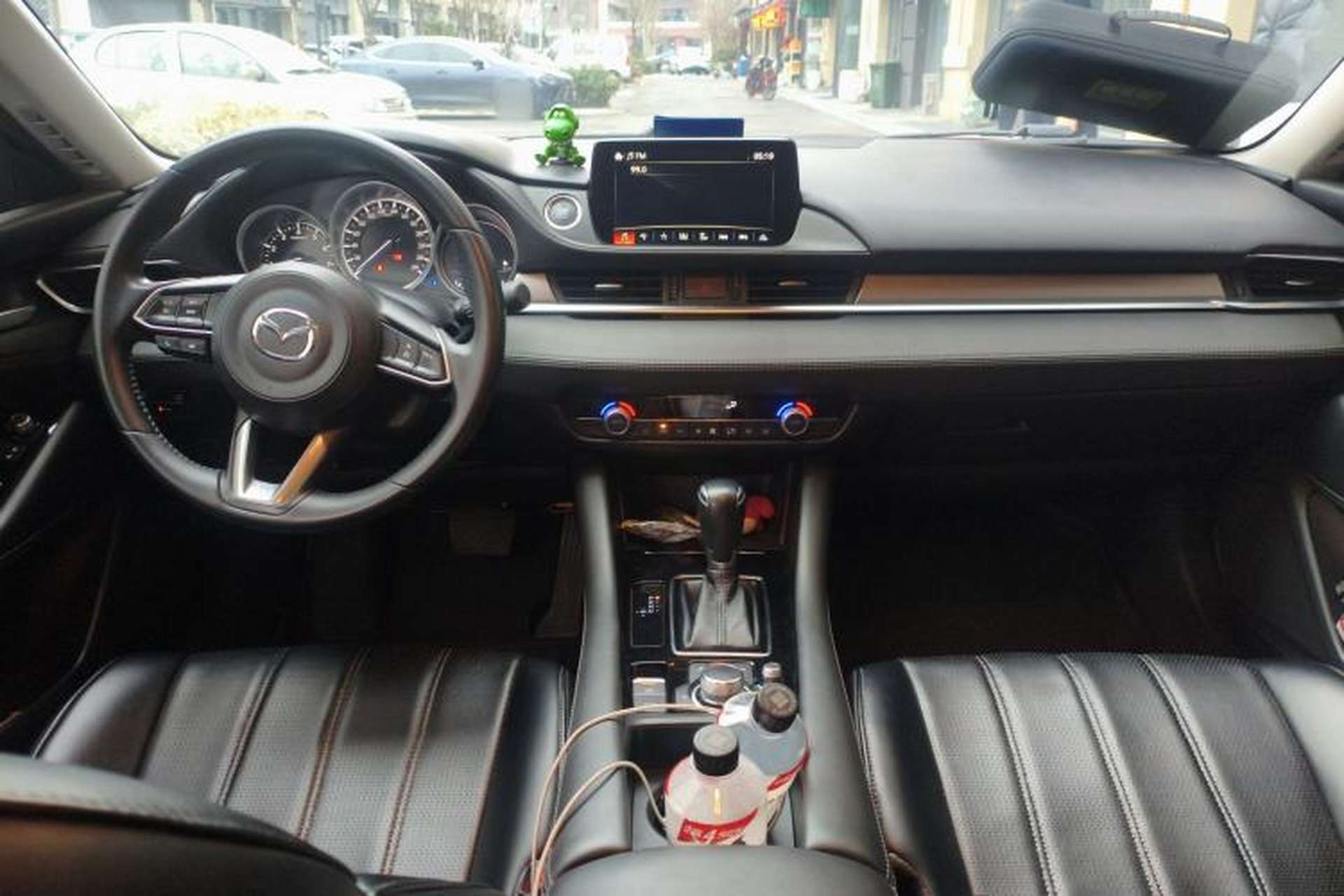 Used Mazda Atenza 2020 2.0L Blue Sky Fashion Edition Center Console