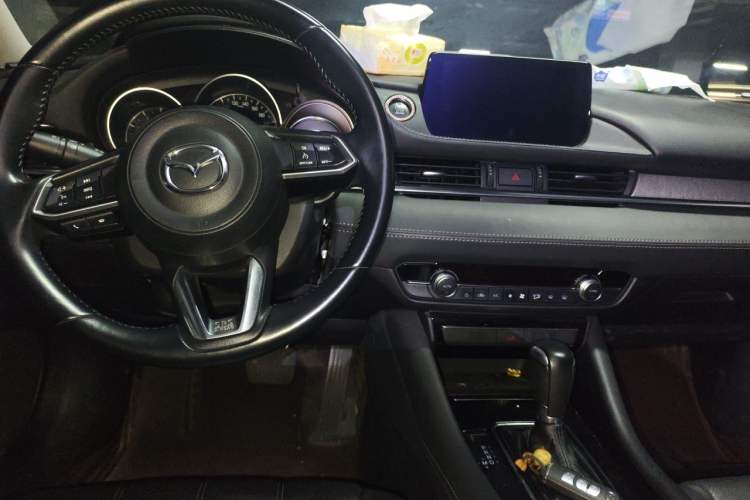 Used Mazda Atenza 2020 2.0L Blue Sky Luxury Edition Center Console