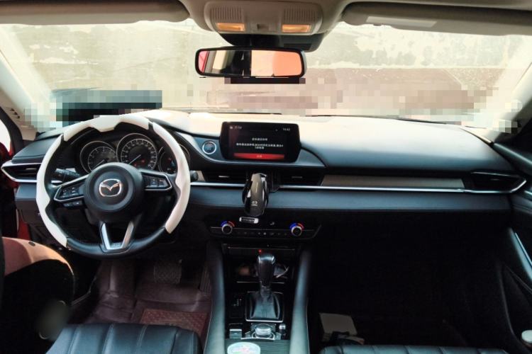 Used Mazda Atenza 2020 2.0L Blue Sky Luxury Edition Center Console